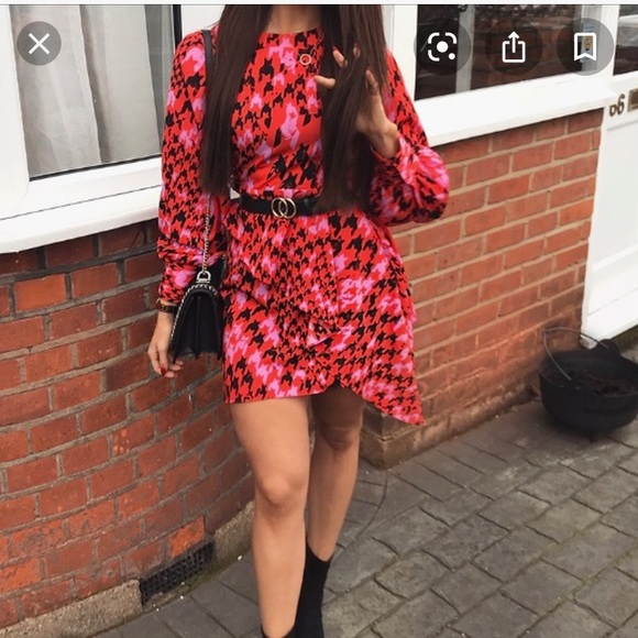 👗 SALE 4 for $30 ✨
Topshop Pink Houndstooth Dress - Picture 4 of 7